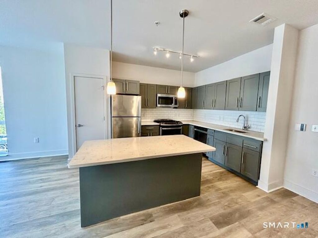 112a Southfield Avenue 312, Stamford, CT 06902