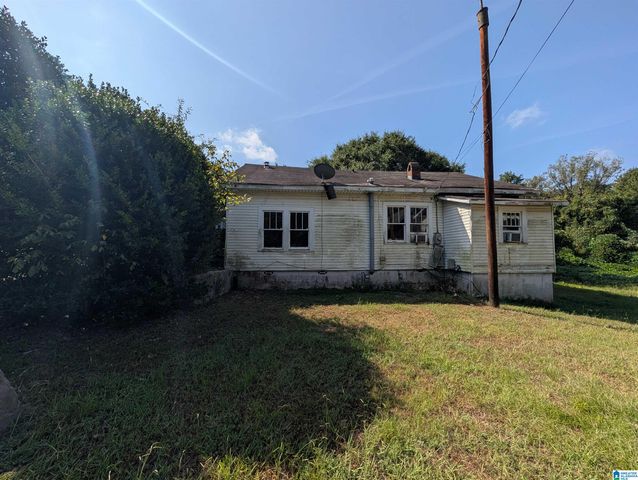 312 N PINE HILL ROAD, Tarrant, AL 35217