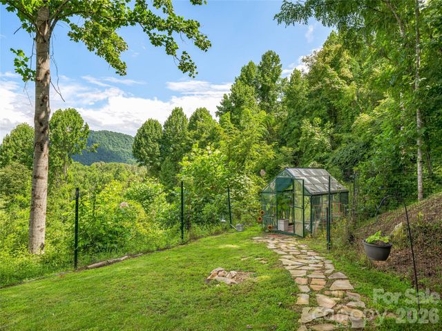 152 Worley Cove Road, Leicester, NC 28748