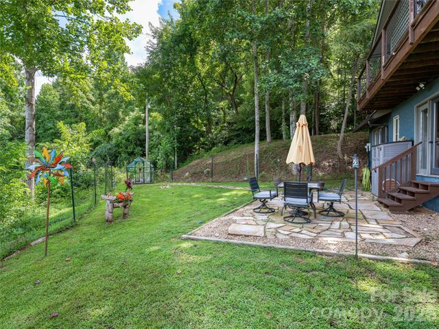 152 Worley Cove Road, Leicester, NC 28748