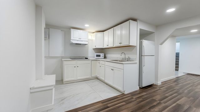 338 Whiting Ave B, Dedham, MA 02026