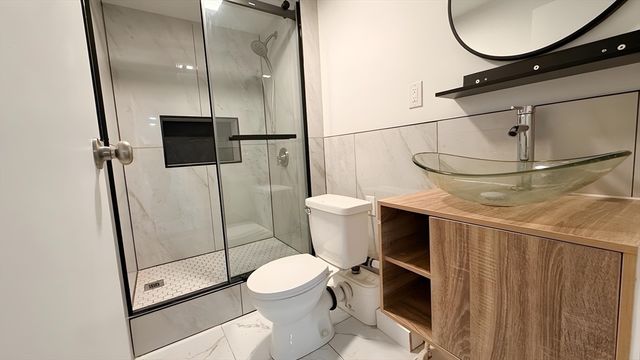 338 Whiting Ave B, Dedham, MA 02026