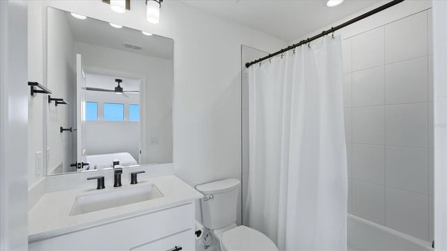 16313 HIDDEN OAK LOOP, Bradenton, FL 34211