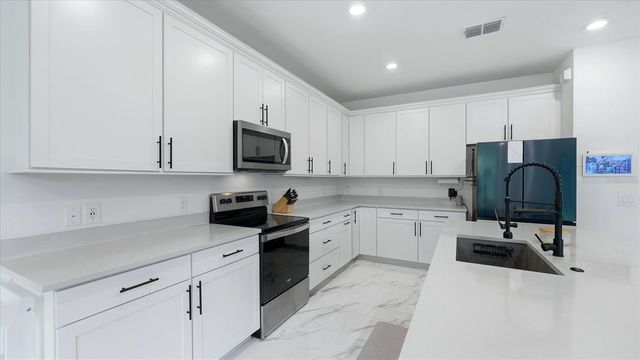 16313 HIDDEN OAK LOOP, Bradenton, FL 34211