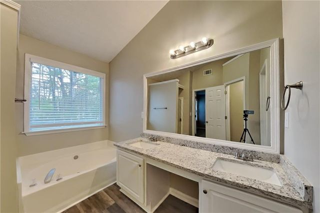 5197 Running Doe Drive, Suwanee, GA 30024