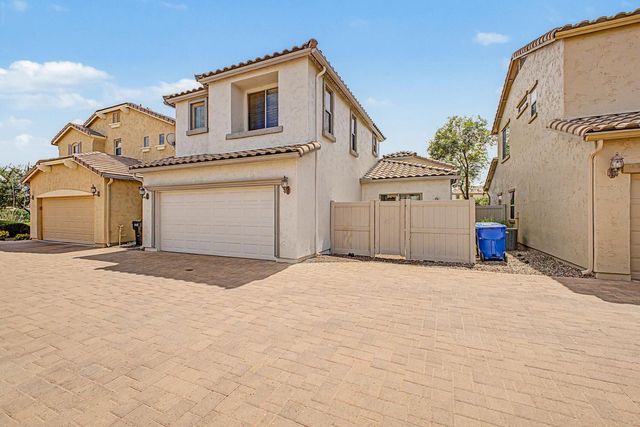 26616 N Babbling Brook Drive, Phoenix, AZ 85083