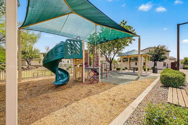 26616 N Babbling Brook Drive, Phoenix, AZ 85083