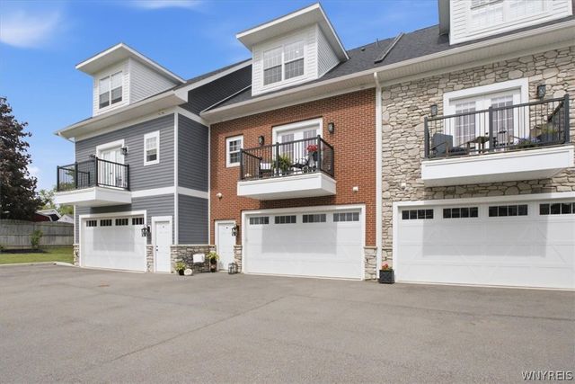 101 California Drive B, Amherst, NY 14221