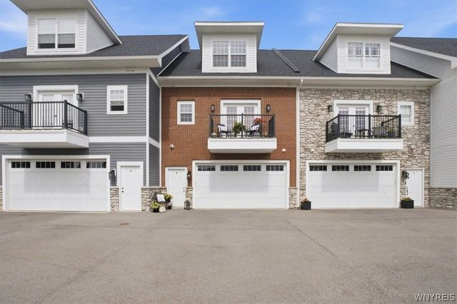 101 California Drive B, Amherst, NY 14221