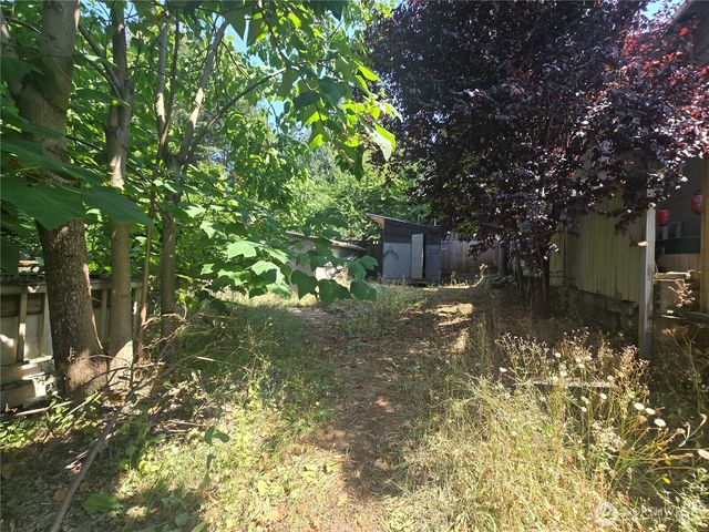 9704 8th Avenue NE, Seattle, WA 98115