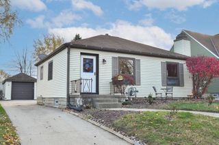 8721 W Hayes AVENUE, Milwaukee, WI 53227