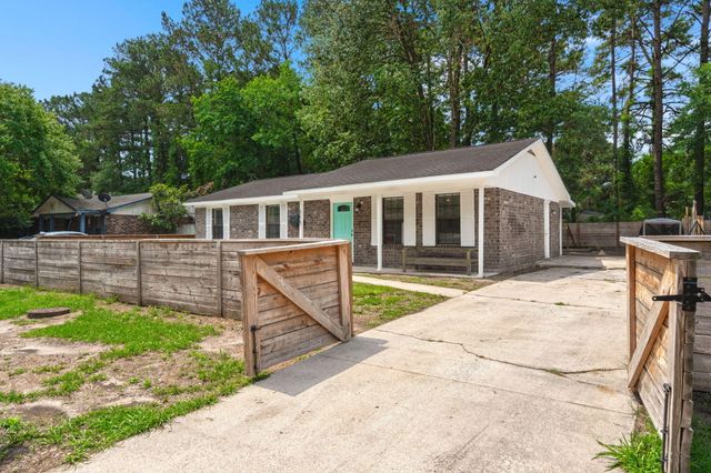 313 Dorchester Manor Boulevard, North Charleston, SC 29420