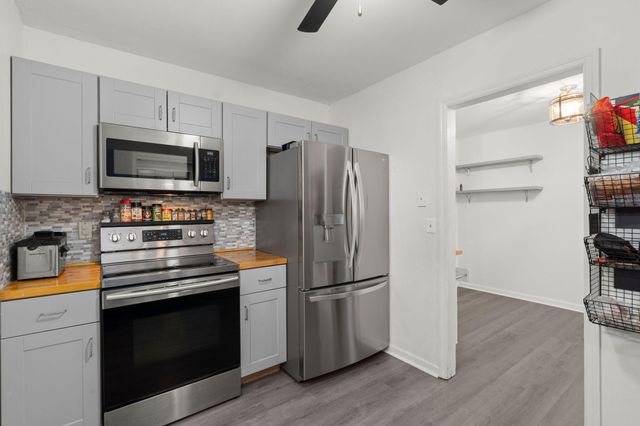 313 Dorchester Manor Boulevard, North Charleston, SC 29420