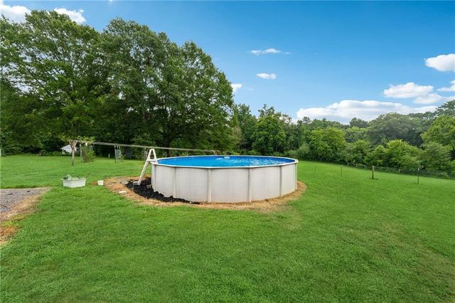 475 Evergreen Rd, Resaca, GA 30735