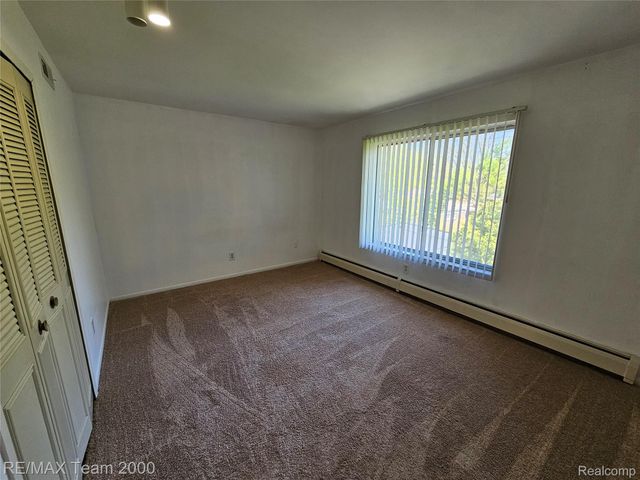 33234 KINGSLANE 11, Farmington, MI 48336