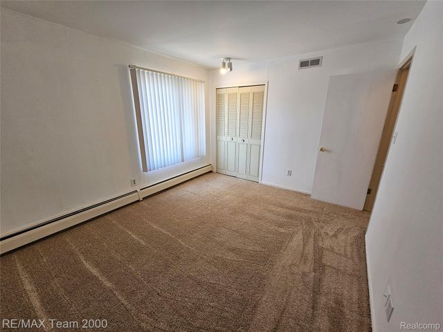 33234 KINGSLANE 11, Farmington, MI 48336