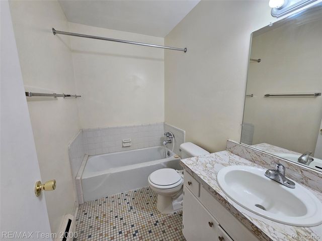 33234 KINGSLANE 11, Farmington, MI 48336