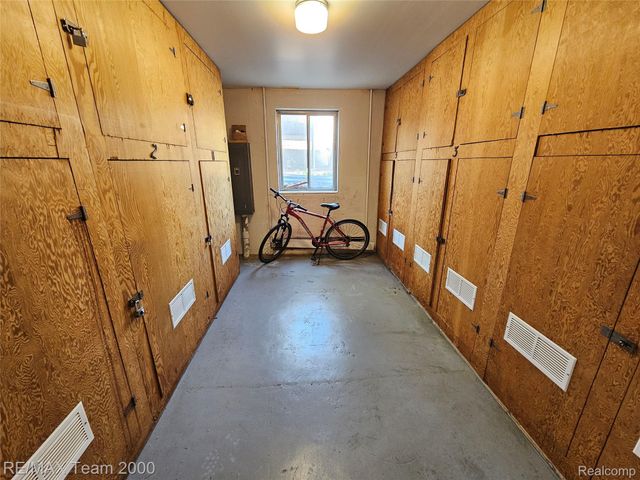 33234 KINGSLANE 11, Farmington, MI 48336