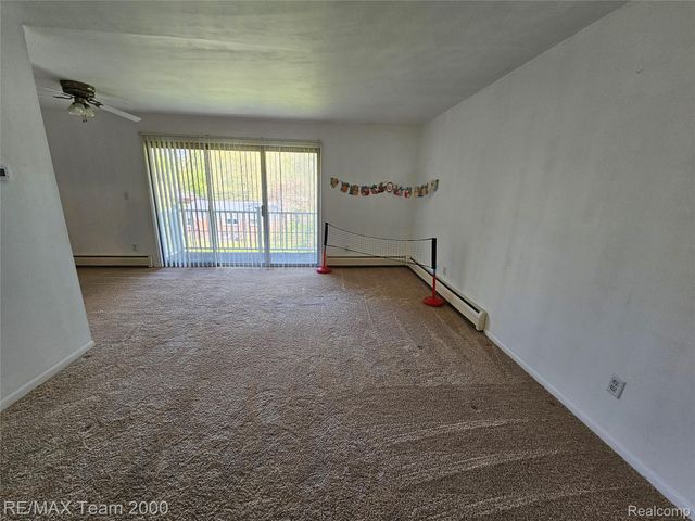 33234 KINGSLANE 11, Farmington, MI 48336