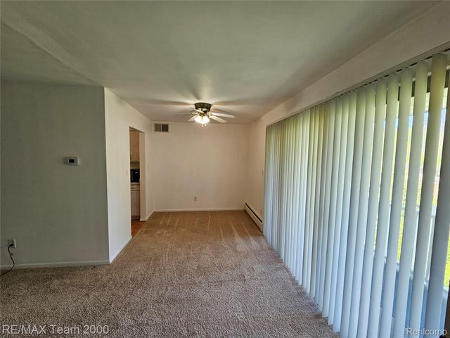 33234 KINGSLANE 11, Farmington, MI 48336