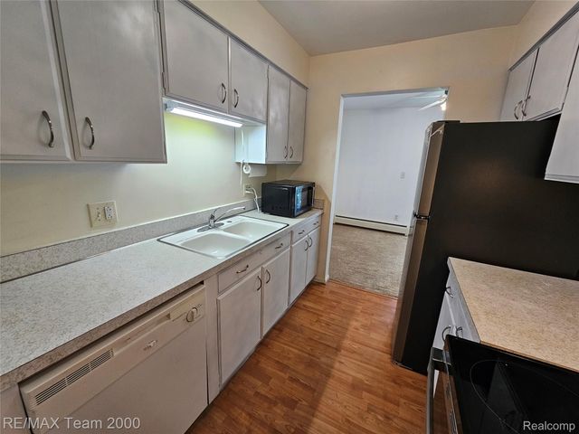 33234 KINGSLANE 11, Farmington, MI 48336