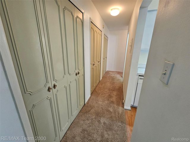 33234 KINGSLANE 11, Farmington, MI 48336