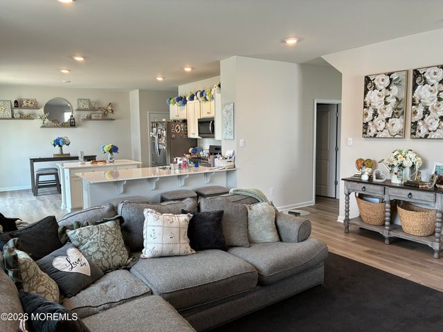 2 Minnow Avenue, Barnegat, NJ 08005