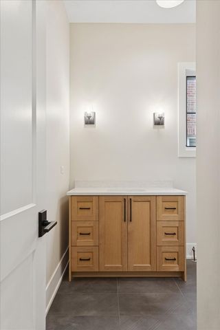 153 S Kenmore Avenue, Elmhurst, IL 60126