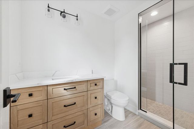 153 S Kenmore Avenue, Elmhurst, IL 60126