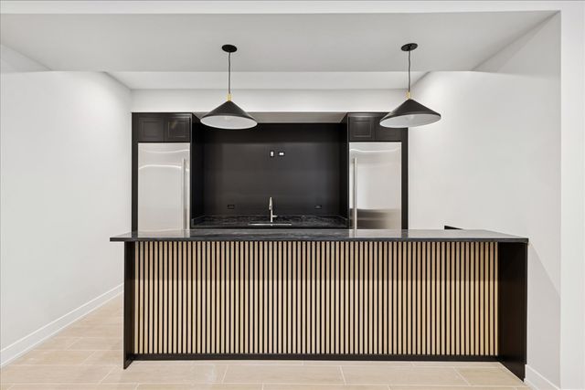 153 S Kenmore Avenue, Elmhurst, IL 60126