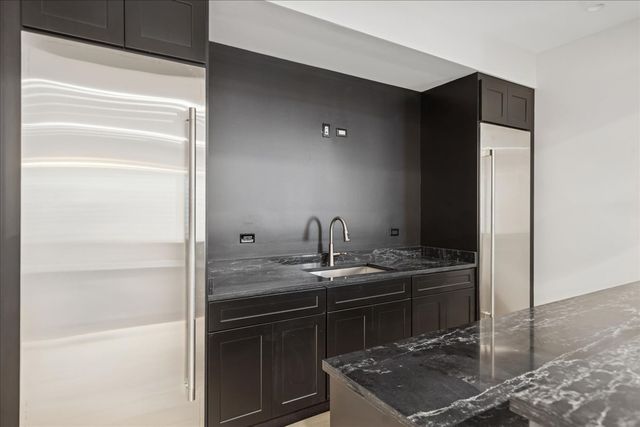 153 S Kenmore Avenue, Elmhurst, IL 60126