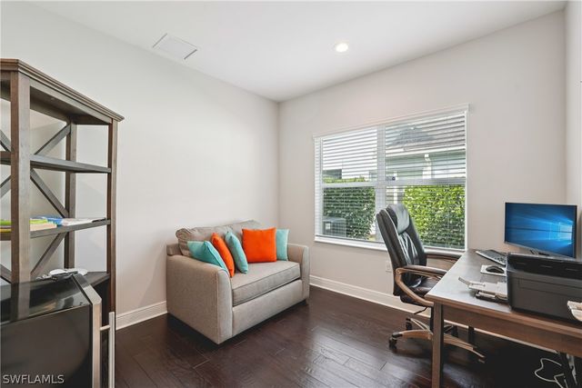 2139 Marquesa CIR, Naples, FL 34112