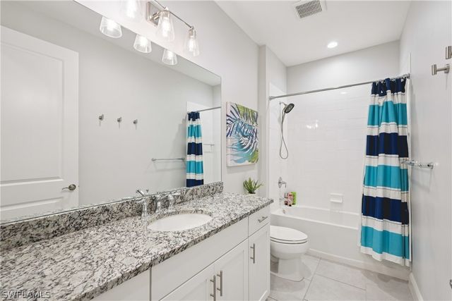 2139 Marquesa CIR, Naples, FL 34112