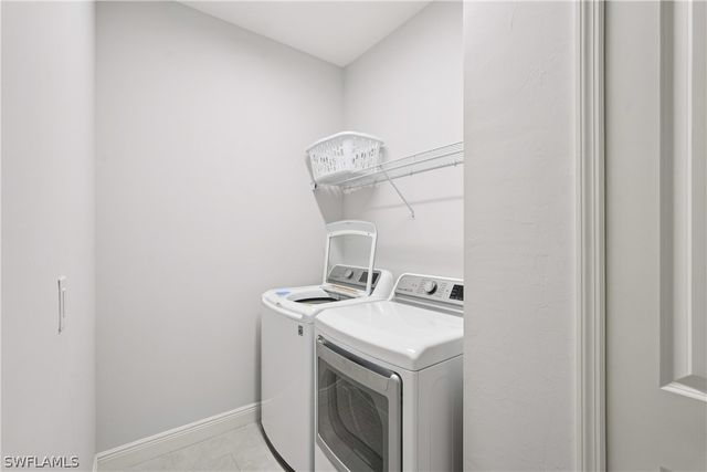 2139 Marquesa CIR, Naples, FL 34112