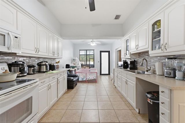1419 SW 76th Court, Miami, FL 33144