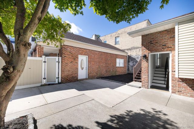 44 Lafayette Avenue, New Rochelle, NY 10801