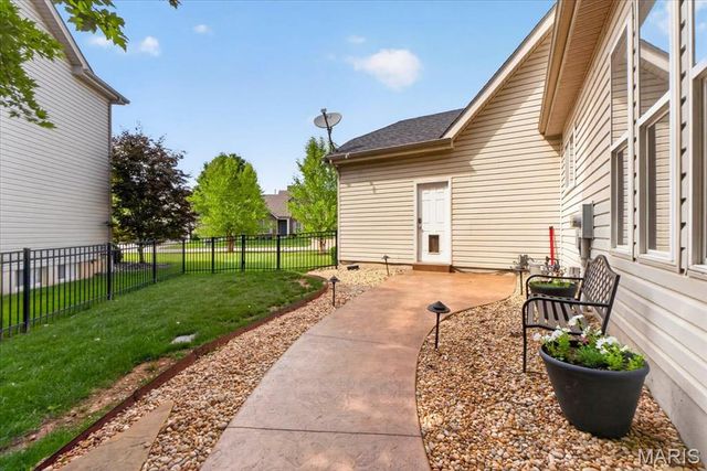 207 Irish Hound Drive, O'fallon, MO 63368