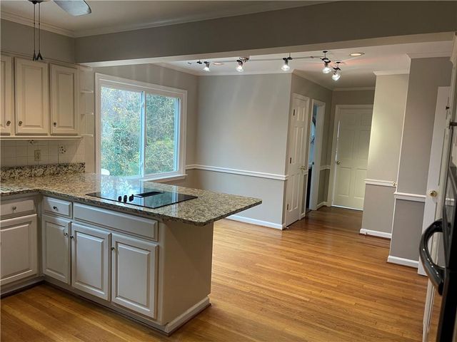 119 Woodlawn NE Drive, Marietta, GA 30067