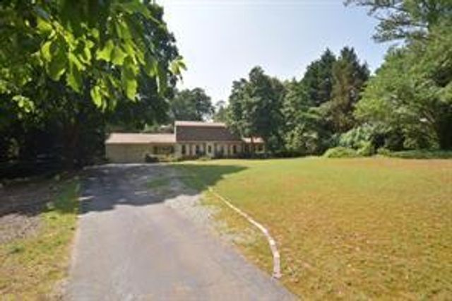 119 Woodlawn NE Drive, Marietta, GA 30067