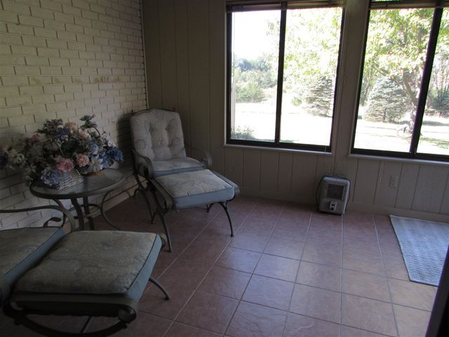 9920 Cambridge Court, South Lyon, MI 48178