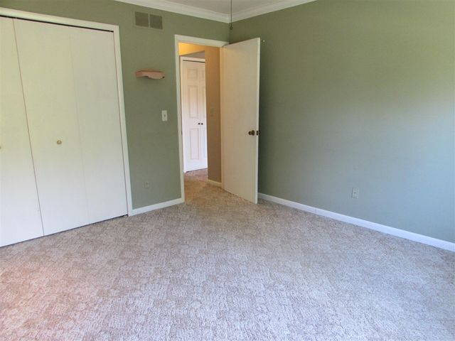 9920 Cambridge Court, South Lyon, MI 48178