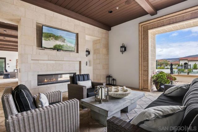 8169 Auberge Cir, San Diego, CA 92127