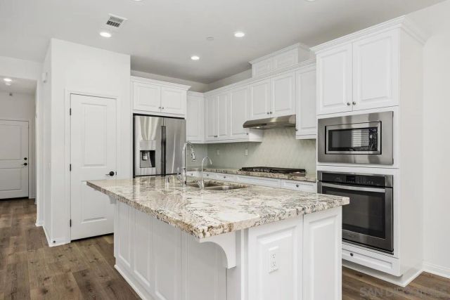 8169 Auberge Cir, San Diego, CA 92127