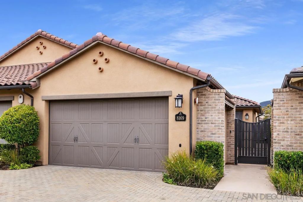 8169 Auberge Cir, San Diego, CA 92127