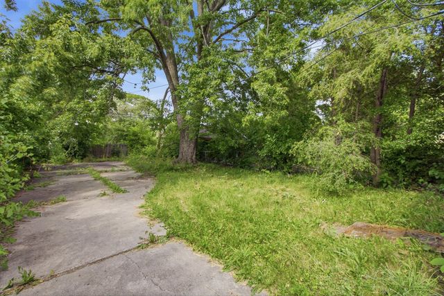 15701 Rossini Drive, Detroit, MI 48205