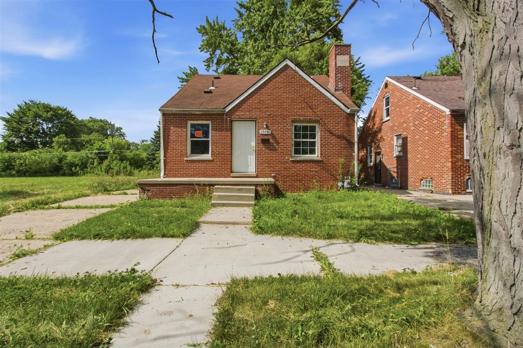 15701 Rossini Drive, Detroit, MI 48205