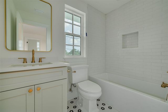 461 47TH AVENUE N, St Petersburg, FL 33703