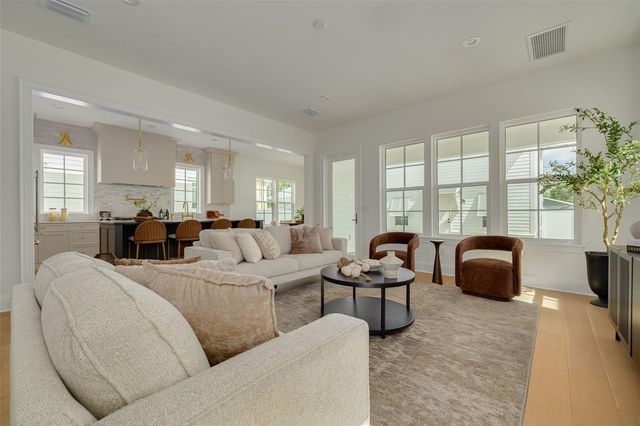 461 47TH AVENUE N, St Petersburg, FL 33703