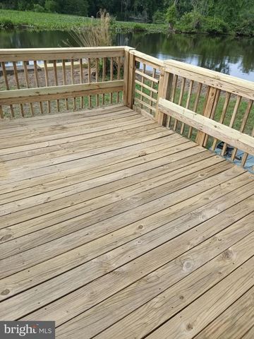 17 HIGGINSVILLE LN, Mount Royal, NJ 08061