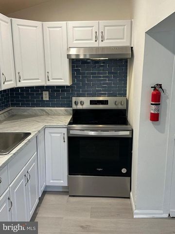 17 HIGGINSVILLE LN, Mount Royal, NJ 08061